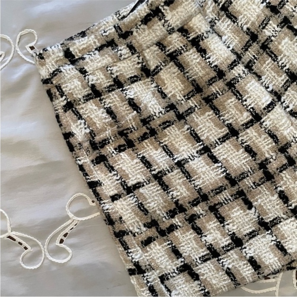 New Zara Highrise Plaid Tweed Cream, Beige & Black Shorts Size Extra Small - Picture 14 of 14